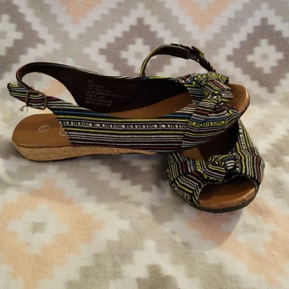 Multi color peep toe
